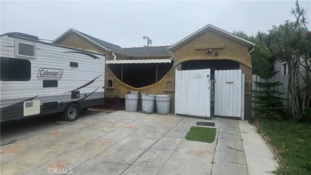 739 W 102nd, Los Angeles, California 90044 home-pic-1